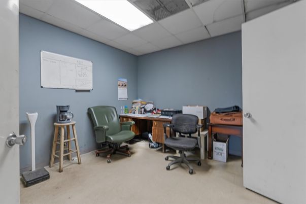 Home Office, Interior