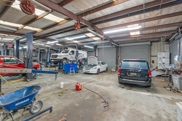 Garage, Interior
