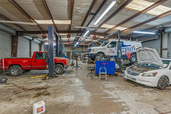 Garage, Interior, Stone Walls