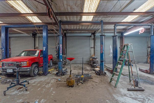 Garage, Interior, Stone Walls