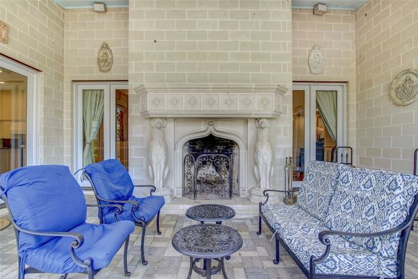 Exterior, Fireplace