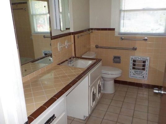 Bathroom, Interior, Tile Countertops