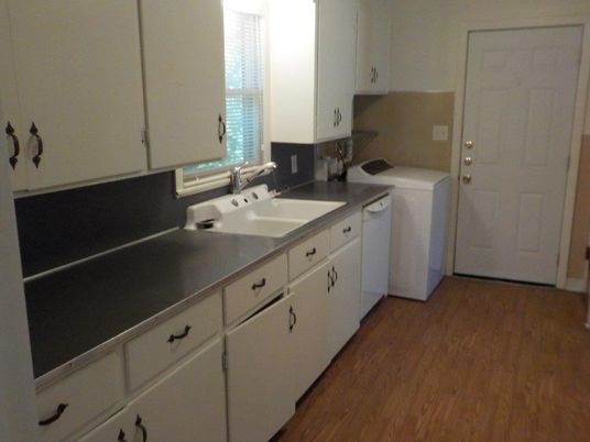 Interior, Washer, Wood Texture Flooring