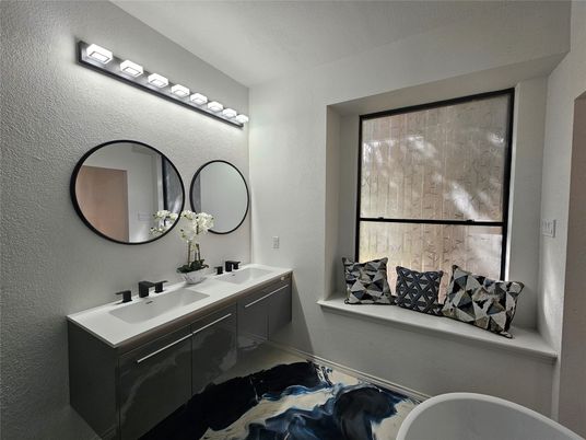 Bathroom, Dual Sink Vanities, Interior