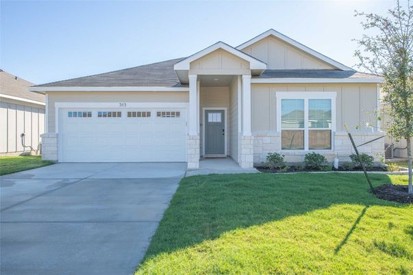 Attached, Exterior, Facade, Ranch
