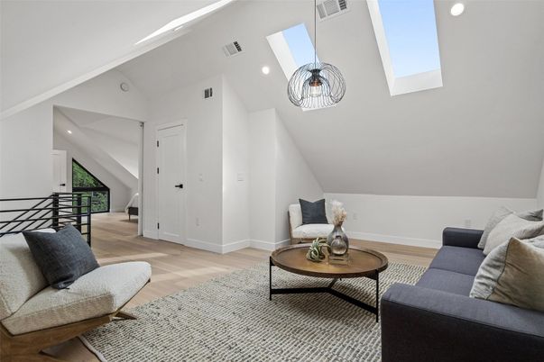 Interior, Living room, Pendant Lights, Recessed Lighting, Wood Texture Flooring
