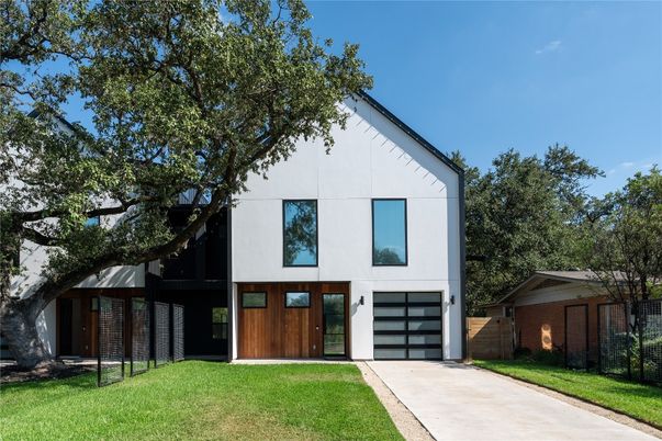 Attached, Backyard, Exterior, Facade, Modern
