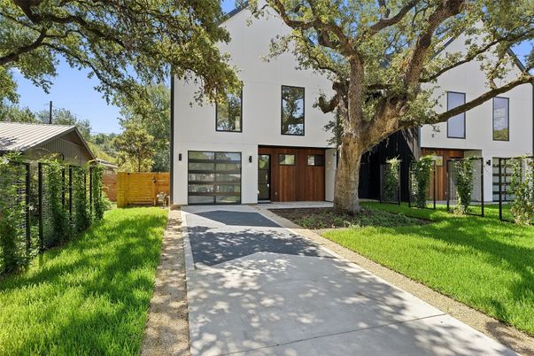 Attached, Backyard, Exterior, Facade, Modern
