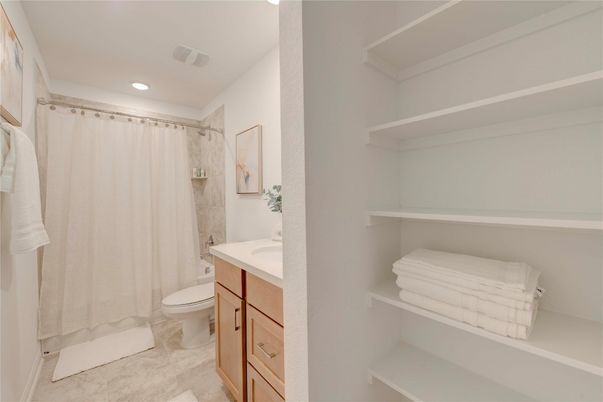 Bathroom, Interior, Recessed Lighting