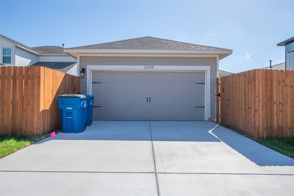 Detached Garage, Exterior
