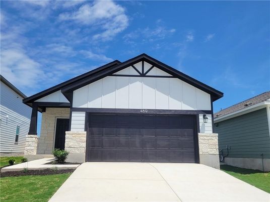 Attached, Exterior, Facade, American Craftsman