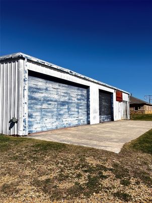Detached Garage, Exterior