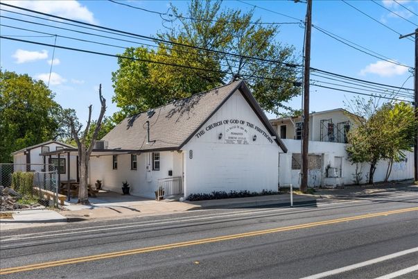Attached, Detached Garage, Exterior, Facade, Farmhouse