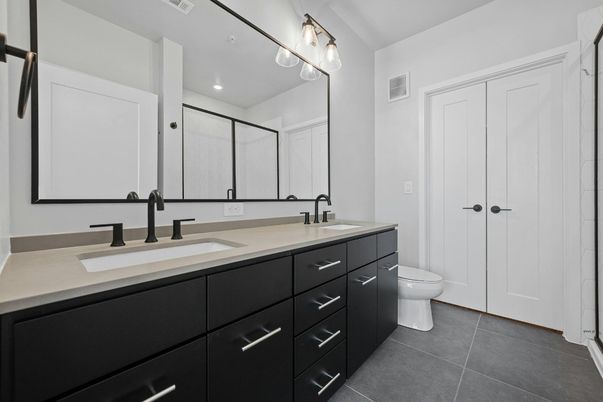 Bathroom, Dual Sink Vanities, Interior, Recessed Lighting