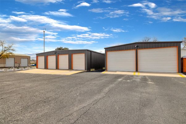 Detached Garage, Exterior
