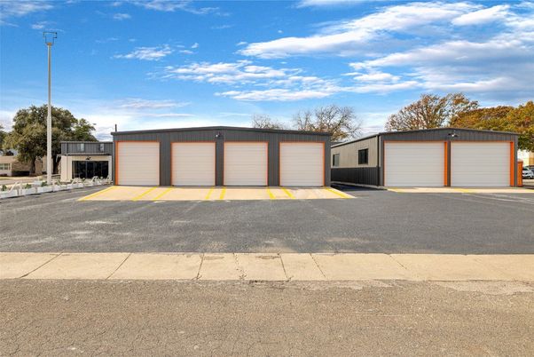 Detached Garage, Exterior