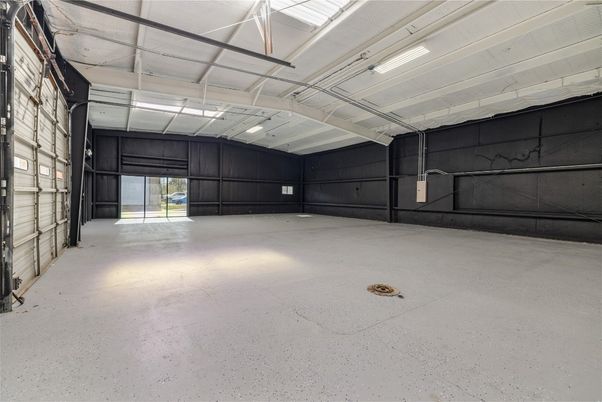 Garage, Interior