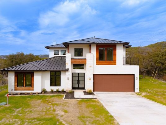 Attached, Exterior, Facade, Modern