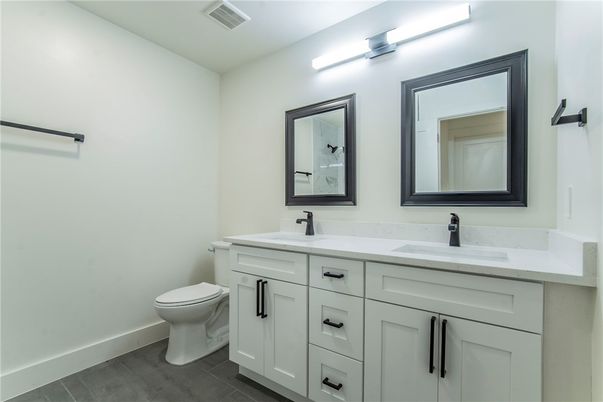 Bathroom, Dual Sink Vanities, Interior