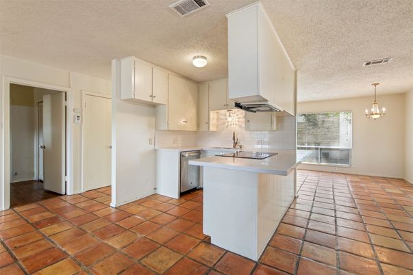 Chandelier, Interior, Kitchen