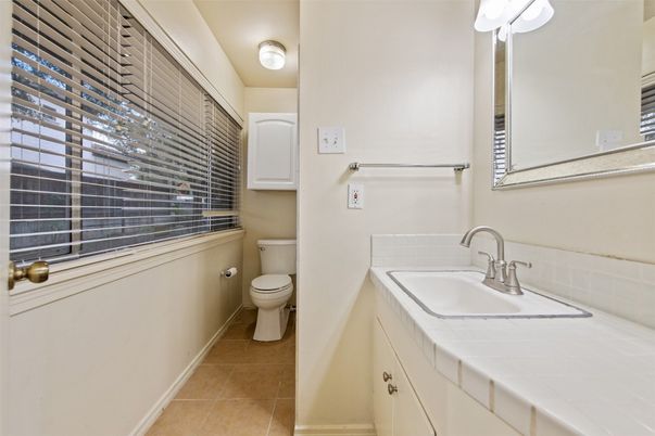 Bathroom, Interior, Tile Countertops