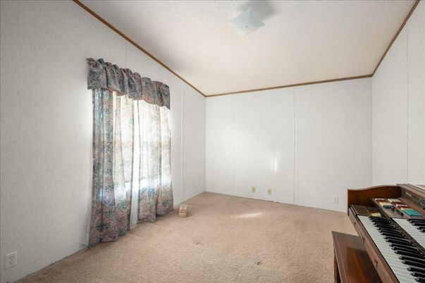Empty room, Interior, Piano