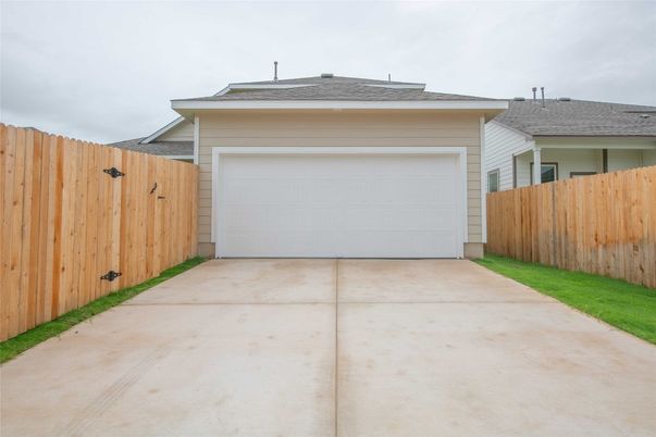 Detached Garage, Exterior