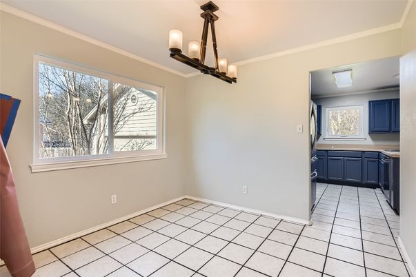 Chandelier, Empty room, Interior, Kitchen