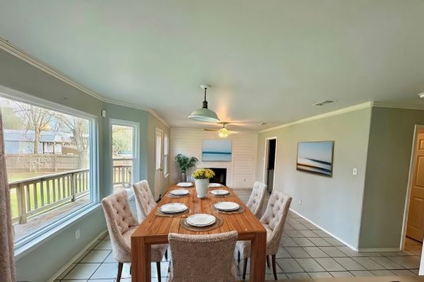 Dining room, Fireplace, Interior