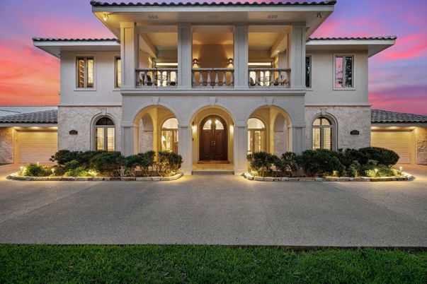 Exterior, Facade, Mediterranean