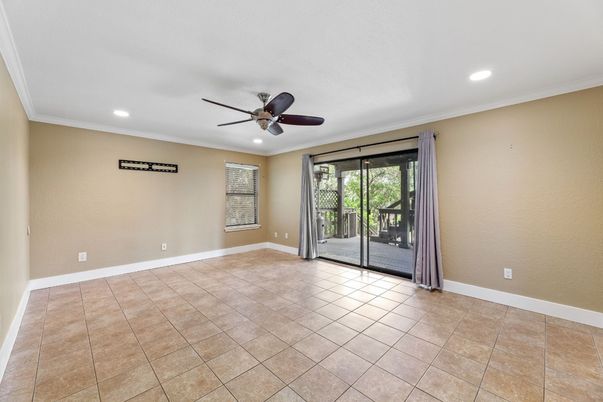 Empty room, Interior, Recessed Lighting