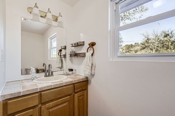 Bathroom, Interior, Tile Countertops