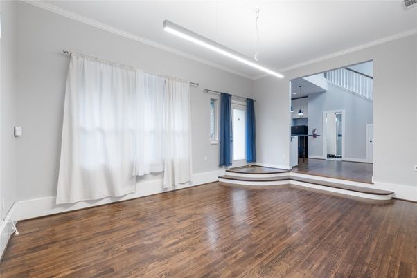 Empty room, Interior, Recessed Lighting, Wood Texture Flooring