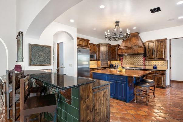 Chandelier, Interior, Kitchen, Recessed Lighting, Stainless Steel Appliances