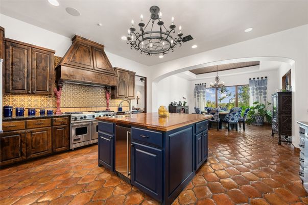 Chandelier, Dining room, Interior, Kitchen, Recessed Lighting, Stainless Steel Appliances