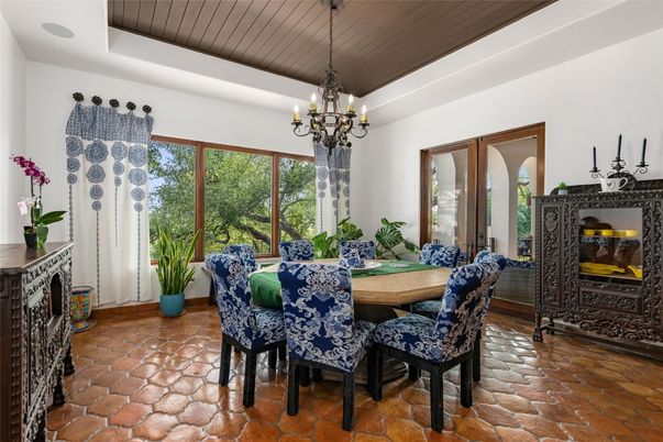 Chandelier, Dining room, Interior
