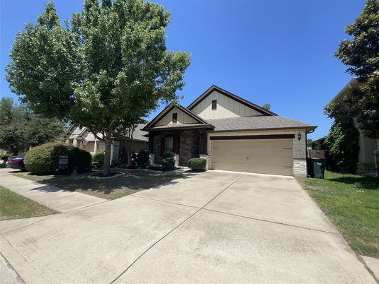 Attached, Exterior, Facade, American Craftsman