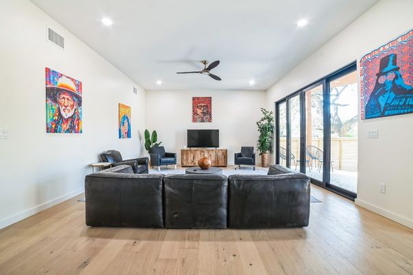 Interior, Living room, Recessed Lighting, Wood Texture Flooring