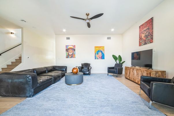 Interior, Living room, Recessed Lighting, Wood Texture Flooring
