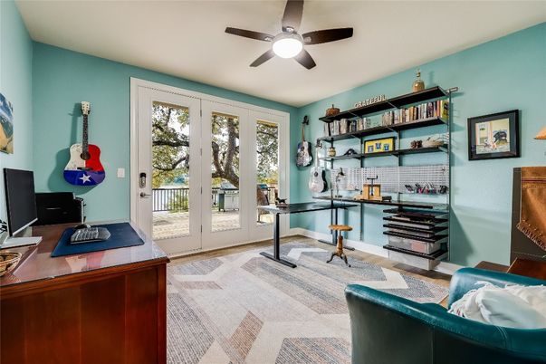 Home Office, Interior