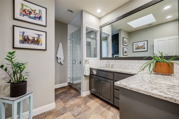 Bathroom, Interior, Recessed Lighting