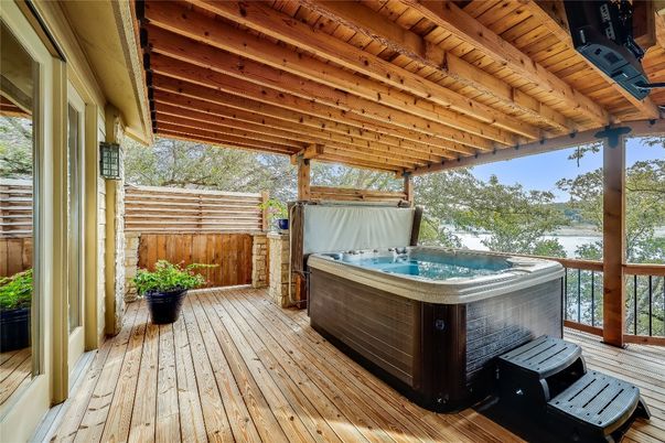 Exterior, Hot Tub