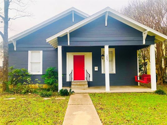 Exterior, Facade, American Craftsman