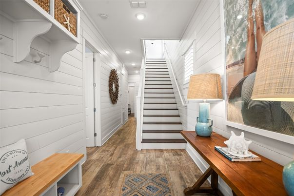Interior, Recessed Lighting, Wood Texture Flooring