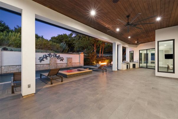 Exterior, Pool, Recessed Lighting