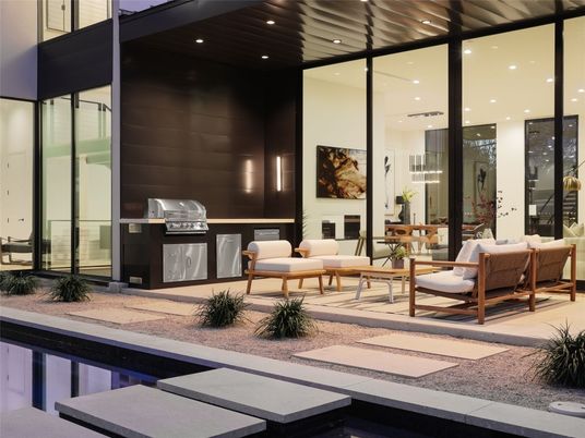 Exterior, Interior, Pool
