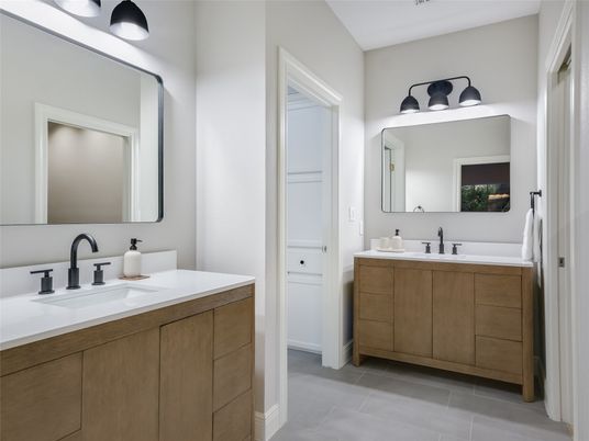 Bathroom, Dual Sink Vanities, Interior