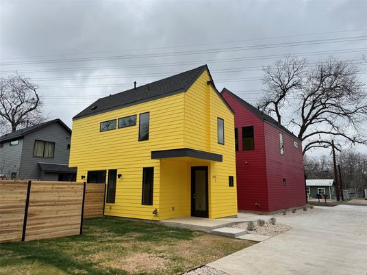Backyard, Exterior, Facade, Farmhouse