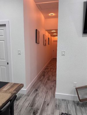 Interior, Recessed Lighting, Wood Texture Flooring