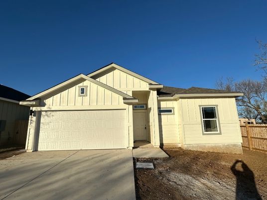 Attached, Exterior, Facade, Farmhouse